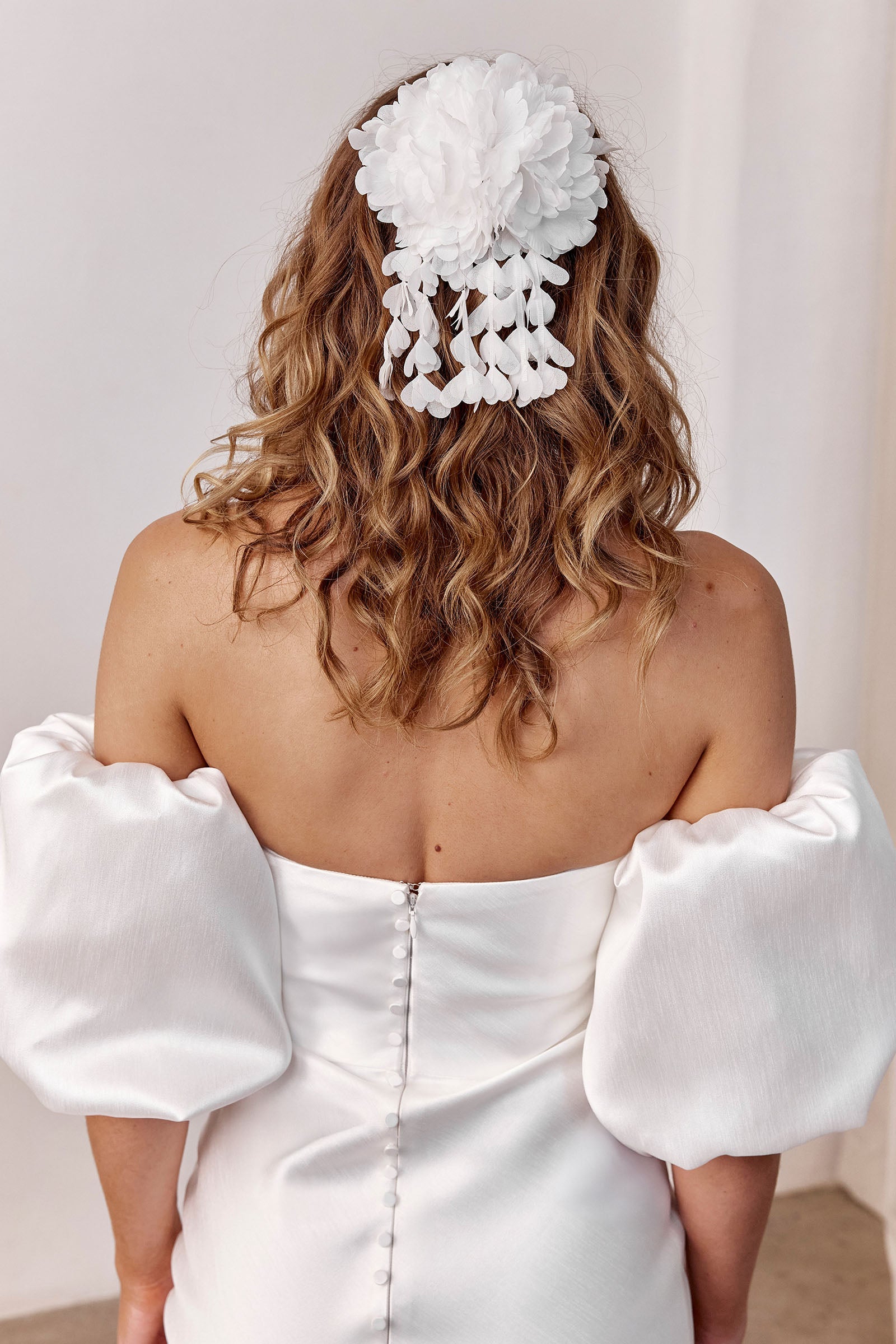 Off-shoulder wedding dress with puff sleeves_XS_