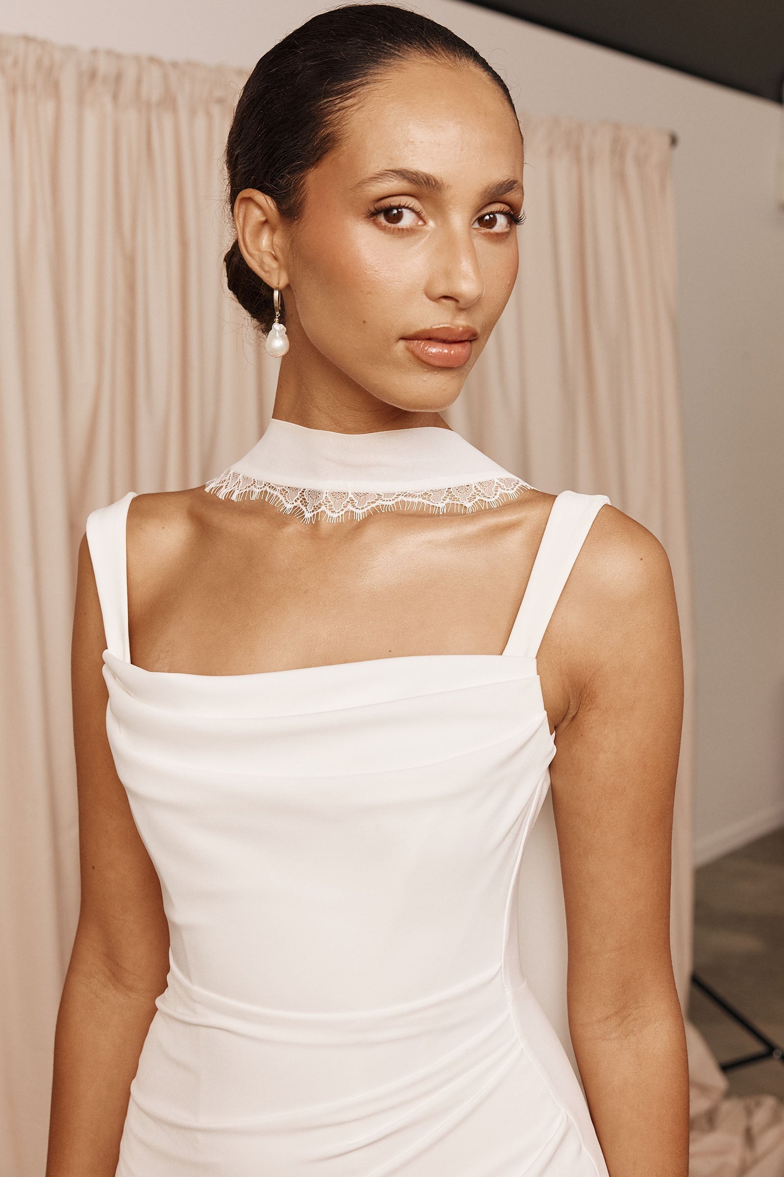 Wedding dress with a bridal neckscarf_XS_