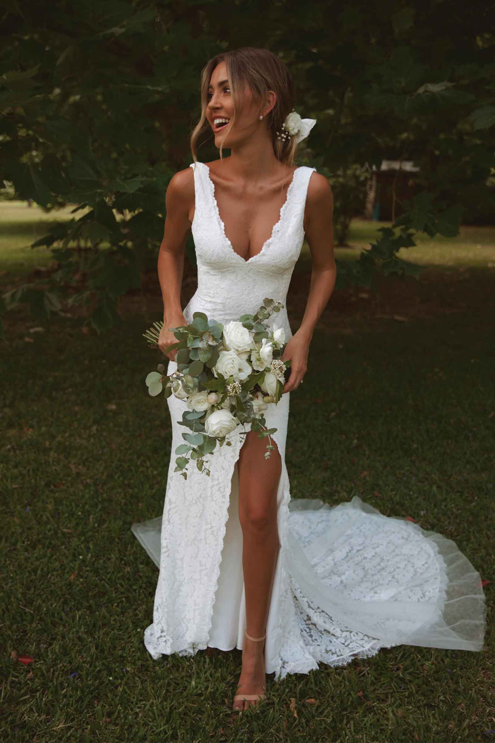 woman in wedding dress Rumi Ines Di Santo Available for Off The Rack please add $25.00 Ten Types of Wedding Dress
