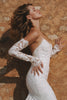 Woman in a lace wedding dress and gloves_XS_