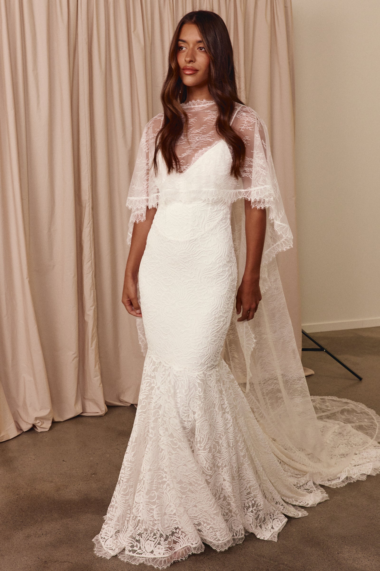 Lace wedding dress with bridal cape_XS_