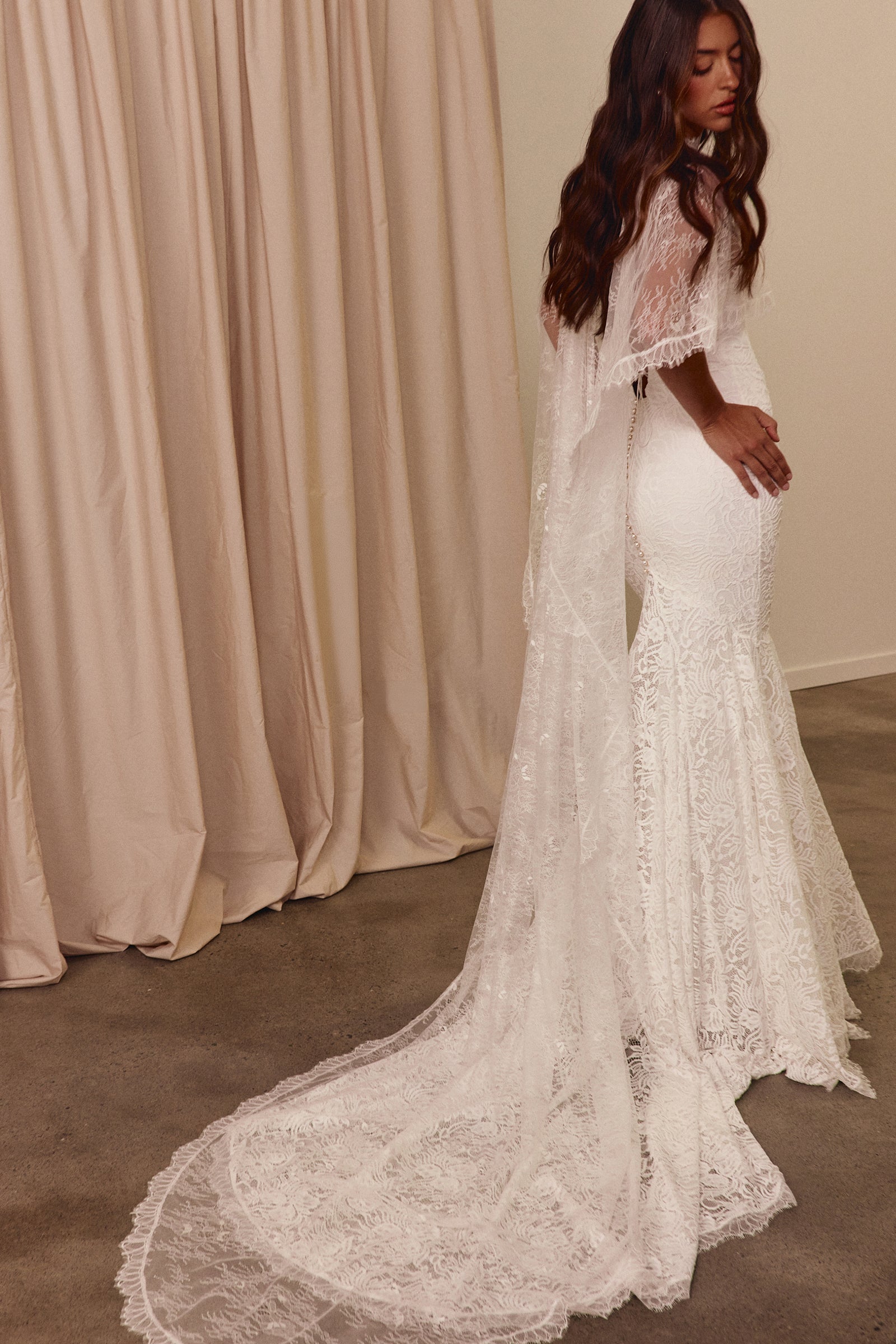 Lace wedding dress and bridal cape_XS_